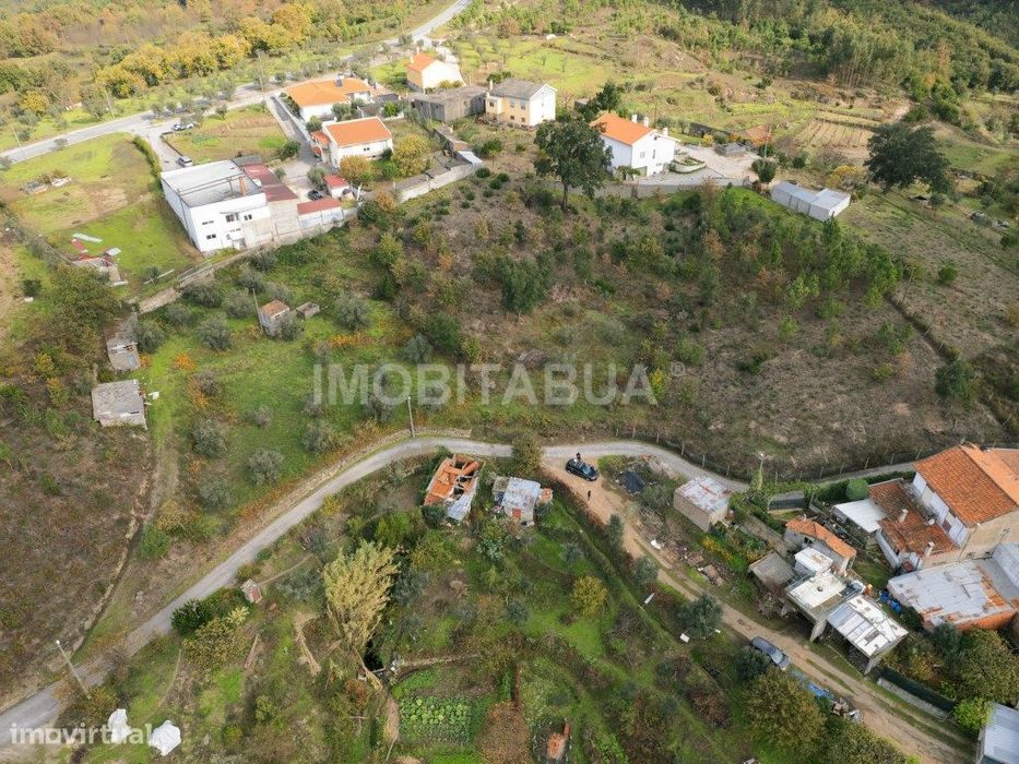 Terreno rústico de 8000 m2 com viabilidade de construção a cerca de...