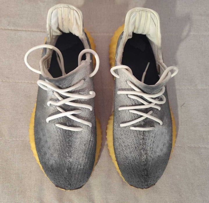Кросівки Adidas Yeezy Boost
