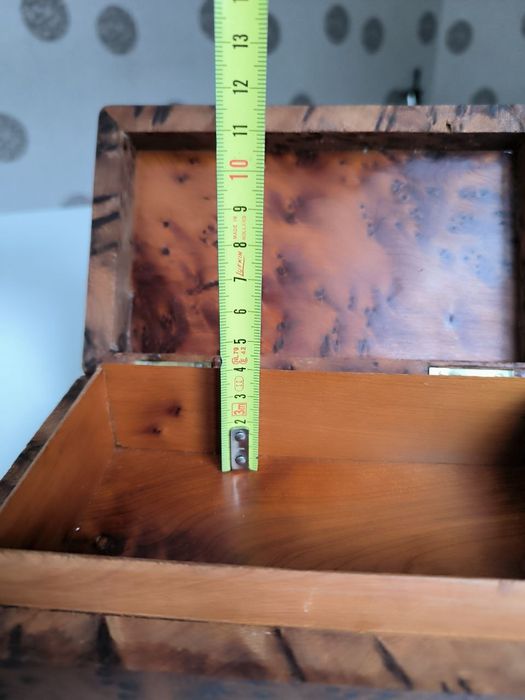 Винтажная шкатулка из  дерева туи.