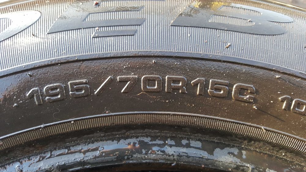 Opony Debica 195/70/15C Para M+S wielosezon - regał nr 6