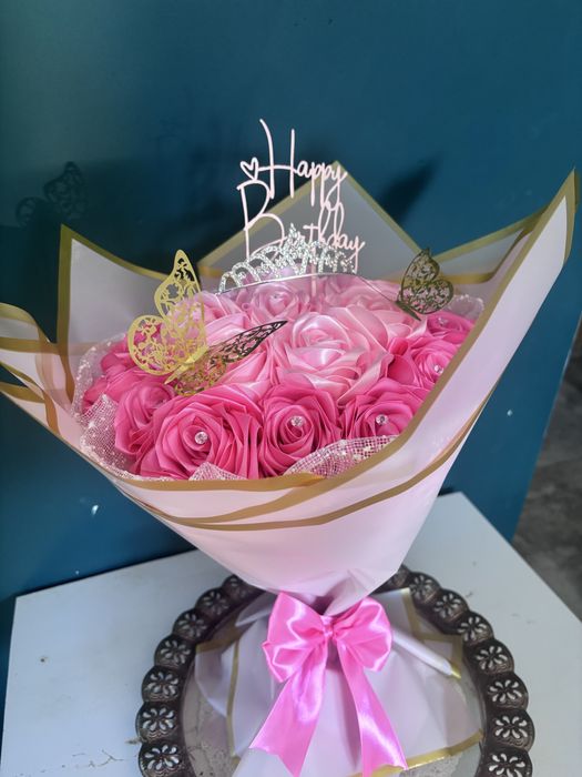 Bukiet róż ze wstażki