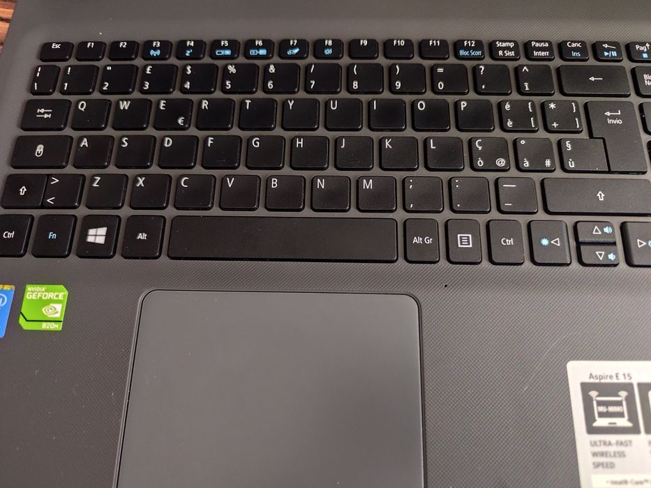 Ігровий ноутбук Acer Aspire E15/Nvidia GeForce 920M