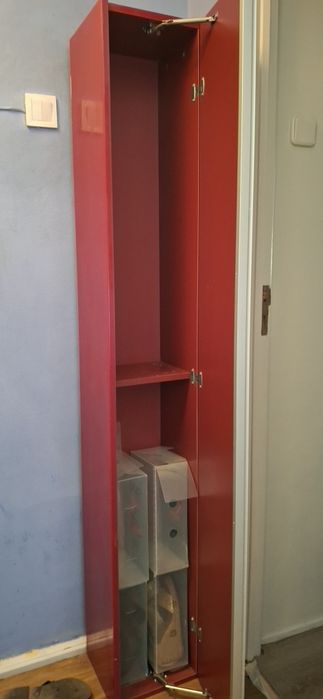Movel de parede vermelho