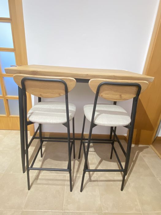 Conjunto mesa bar + 2 cadeiras altas