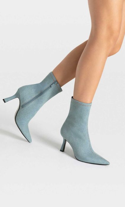 Botins em ganga da Stradivarius