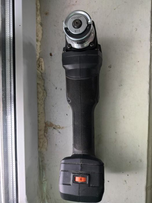 Болгарка Dnipro M  DGA  202 SBC.