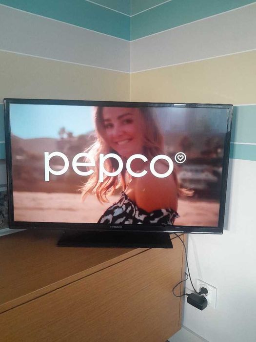 Jak nowy telewizor Hitachi 32HBC01 Ekran 32 cale Gwarancja Wysyłka
