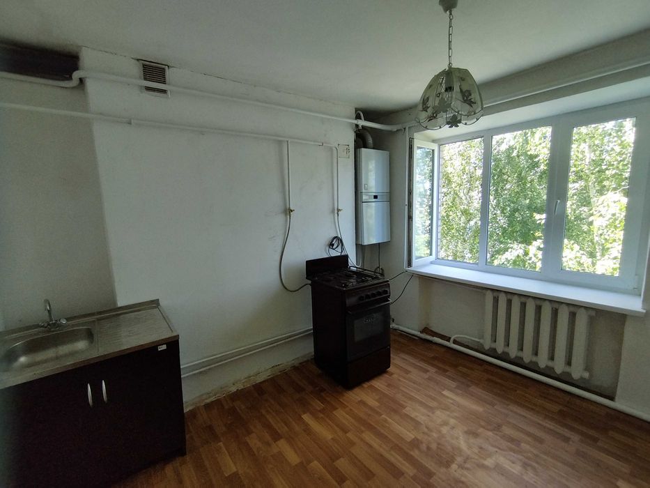 Продаж трьохкімнатної квартири в м.Гнівань з індивідуальним опаленням.