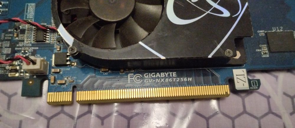 Продам видеокарти GeForce 7600GS