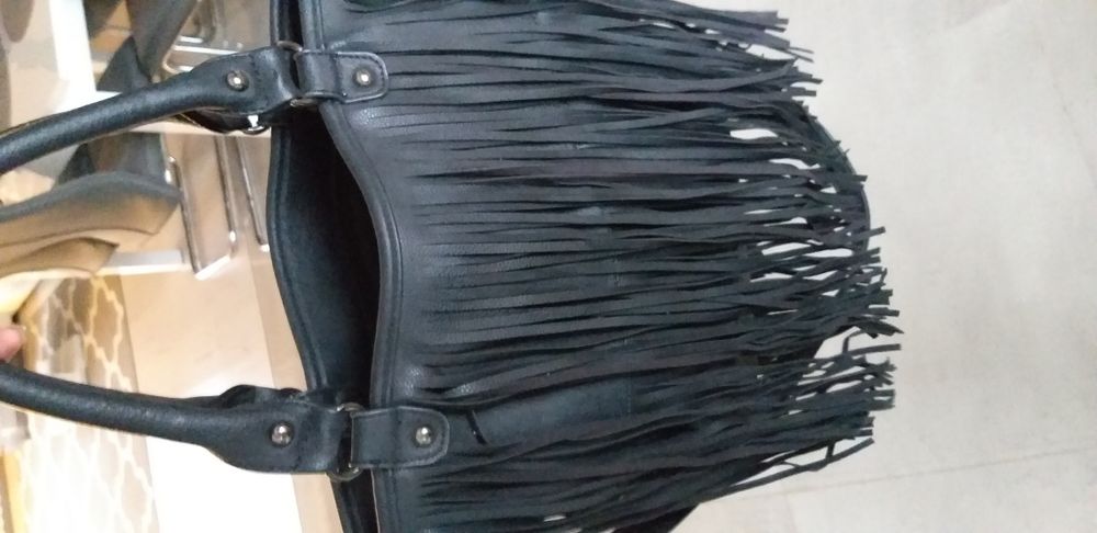 Torebka czarna boho  z frędzlami