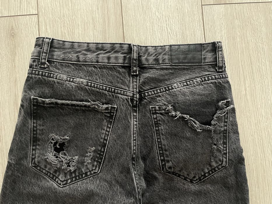 Джинси Bershka.