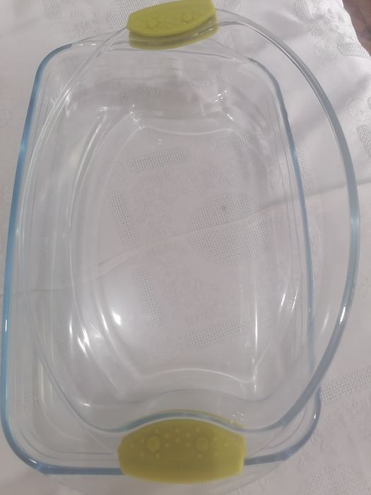 Tabuleiros novos em pirex