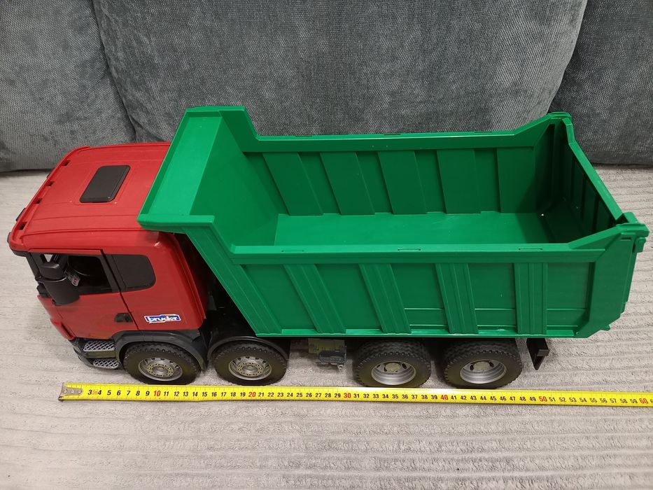 Машинка самоскид Scania від Bruder