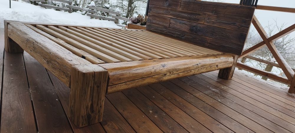 Łóżko ze starych bali drewnianych 160x200