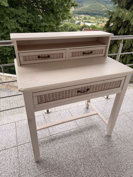 Mesa maquilhagem ou de estudo