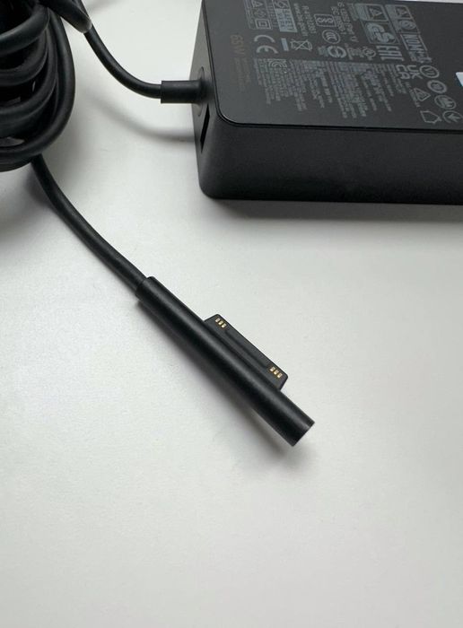 Microsoft  Surface Pro 1706	 15V 4.0A 65W Оригінальний блок живлення