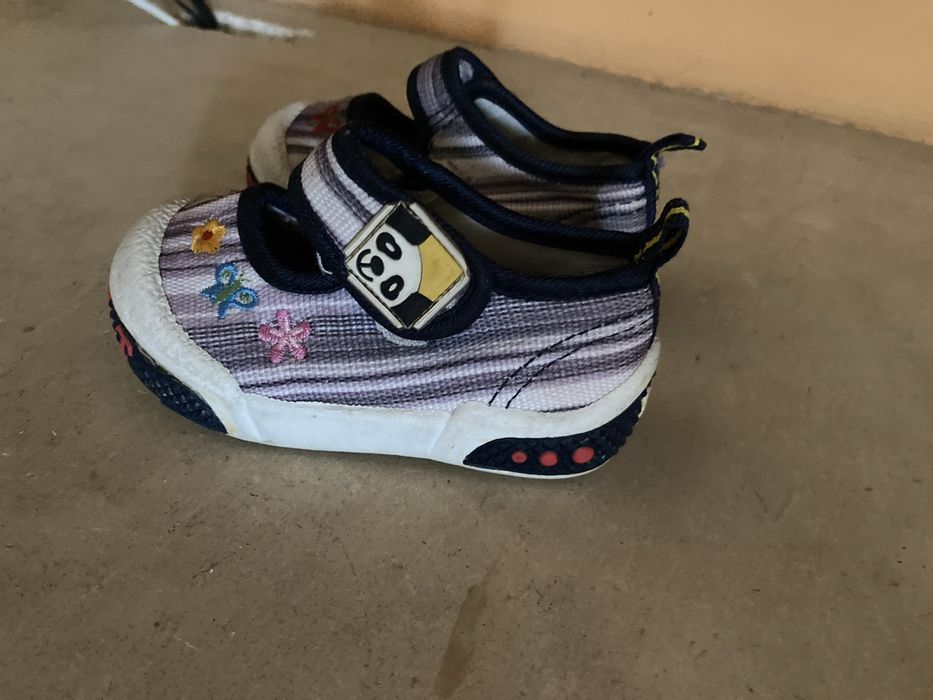 Sapatinhos Panda n 19 em bom estado