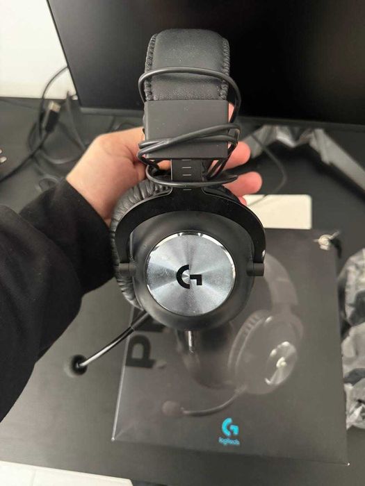 Продам ігрові навушники Logitech G Pro X