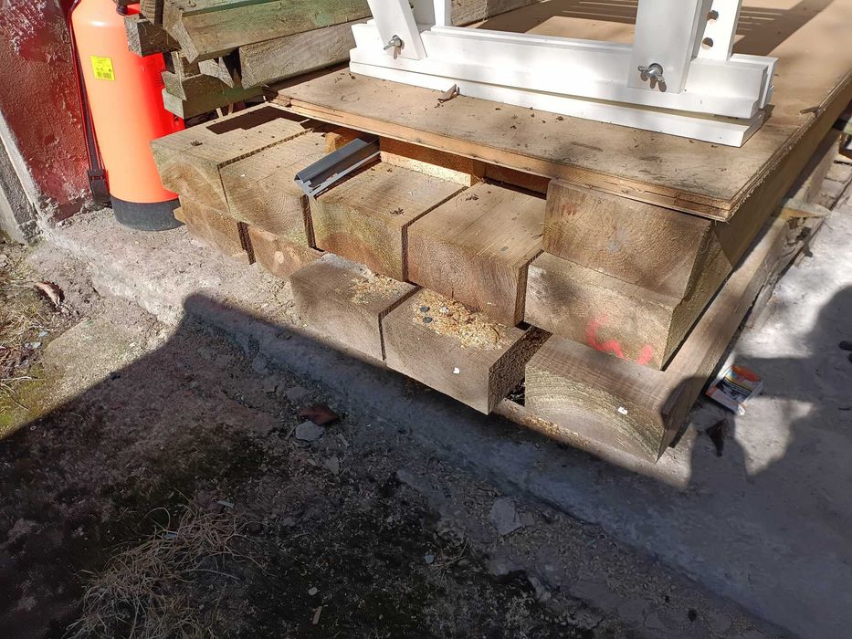 belki sosnowe sezonowane 5lat, do dachu, tarasu, . 5,6m x 0,2m x 0,1m