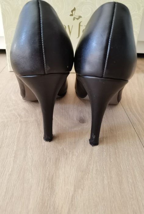 Szpilki czarne CCC 38