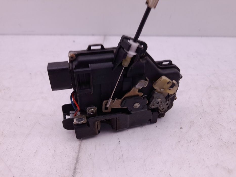 Fechadura / fecho porta frente direito AUDI A6 (4B2, C5)