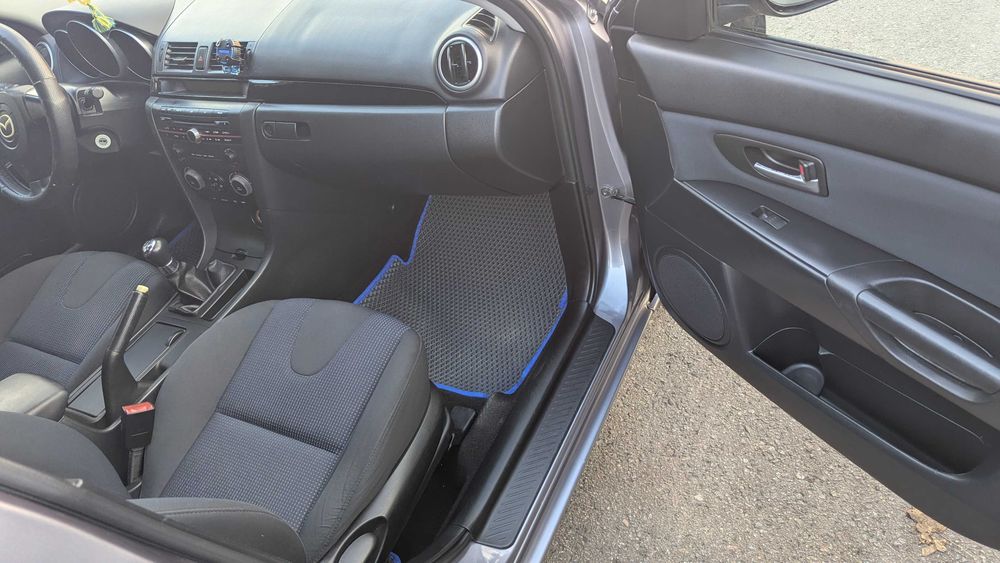 Продам Mazda 3 hatchback 2005 рік
