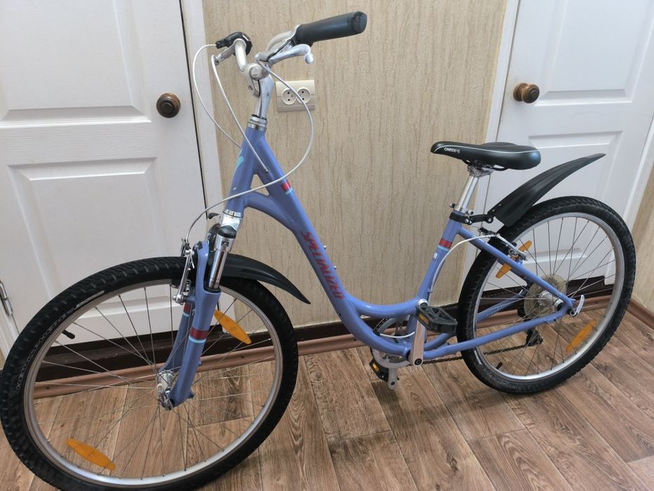 Женский прогулочный велосипед Specialized 26" алюминиевая рама