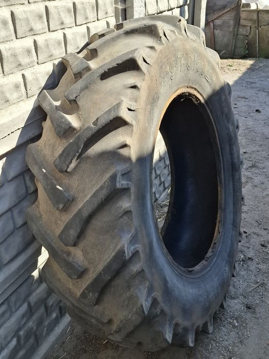 Sprzedam oponę rolniczą do Ursus C-360 tył