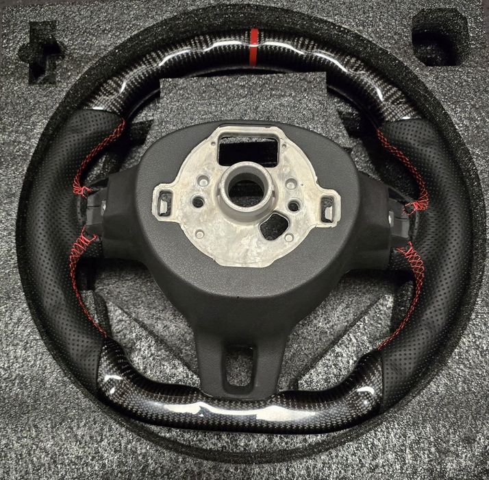 Volante de Fibra de Carbono e Couro Nappa para Volkswagen