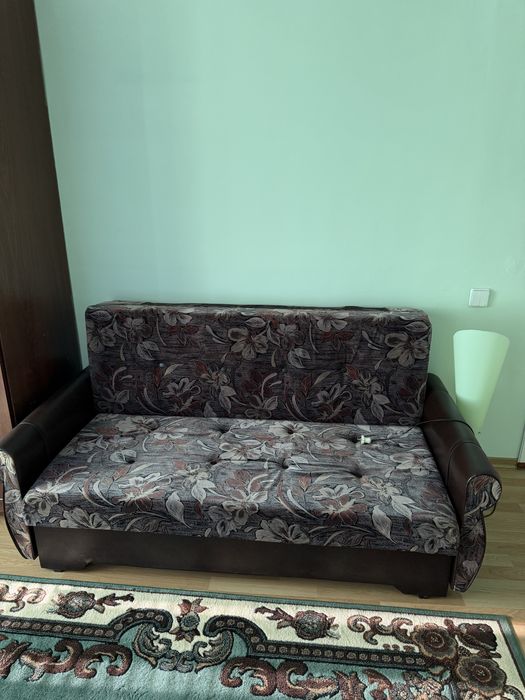 Продам диван в очень хорошем состоянии