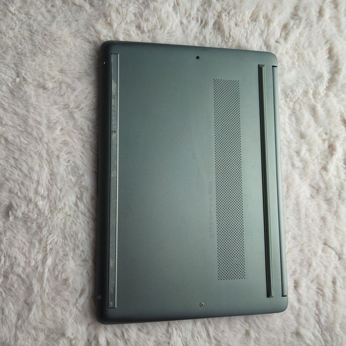 Продам ноутбук HP 14 (i3 11th Gen / 8GB / 256GB SSD)