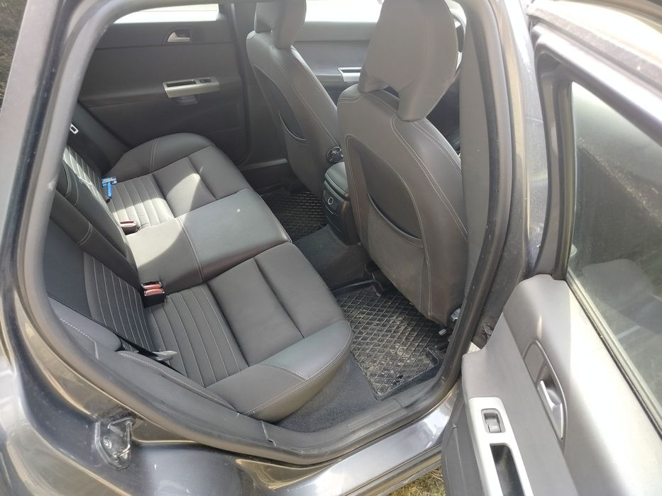 Volvo V50 rok 2004