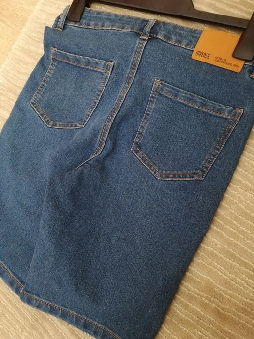 Krótkie jeansowe spodenki Diverse