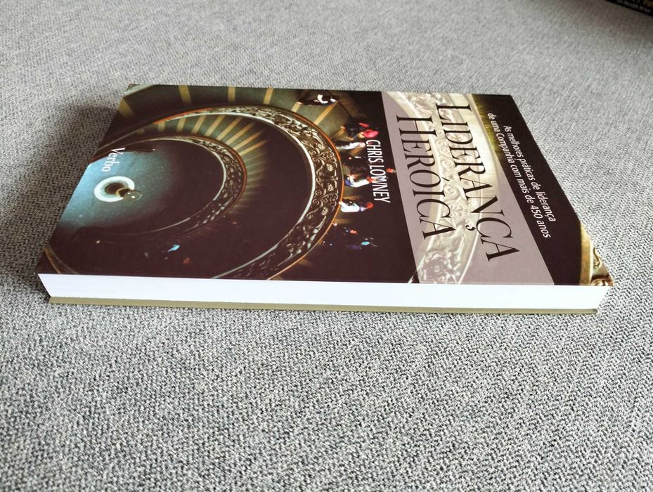 Livro "Liderança heróica" de Chris Lowney