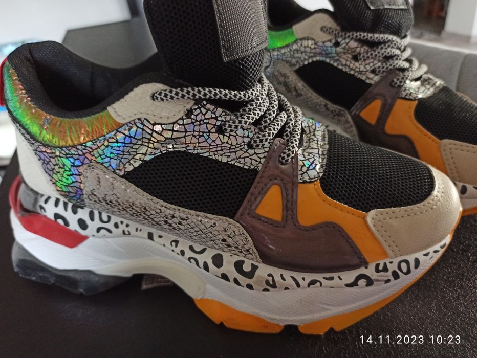 Damskie buty sportowe