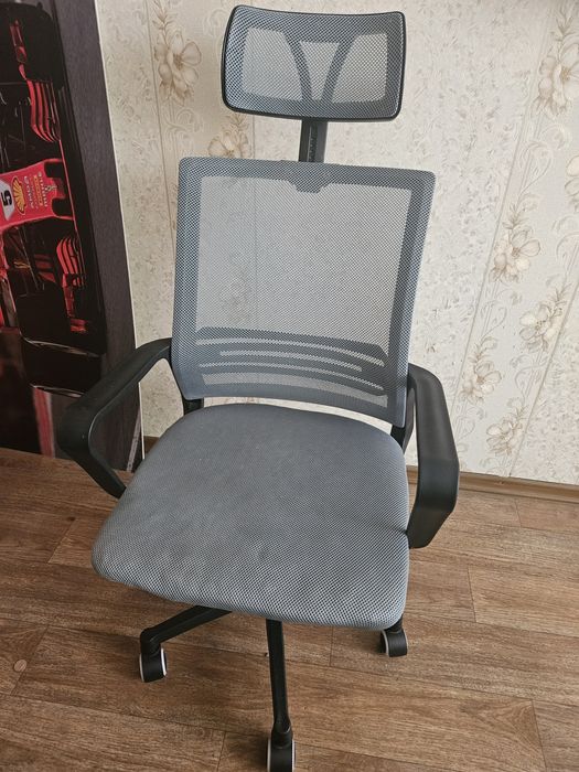 Продам кресло компьютерное (стул)