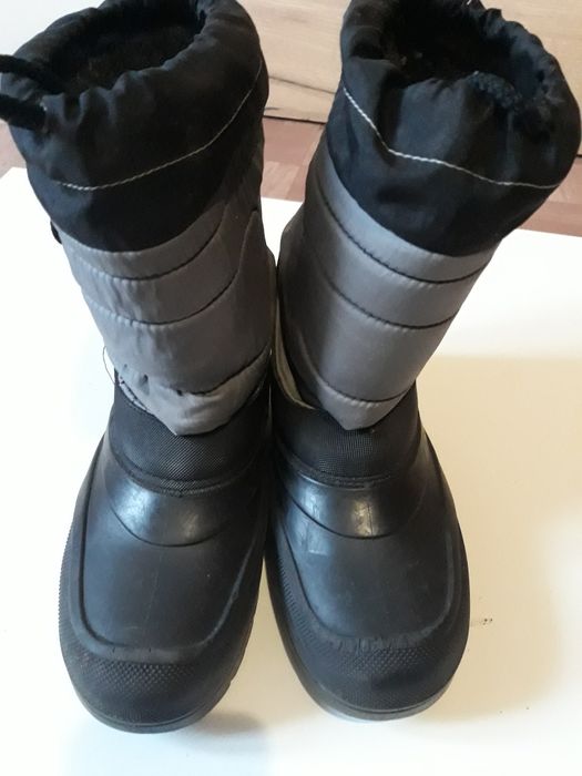 Продам чобітки для хлопчика 22.5см