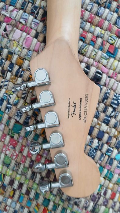 Guitarra - Fender Mini Squier Stratocaster