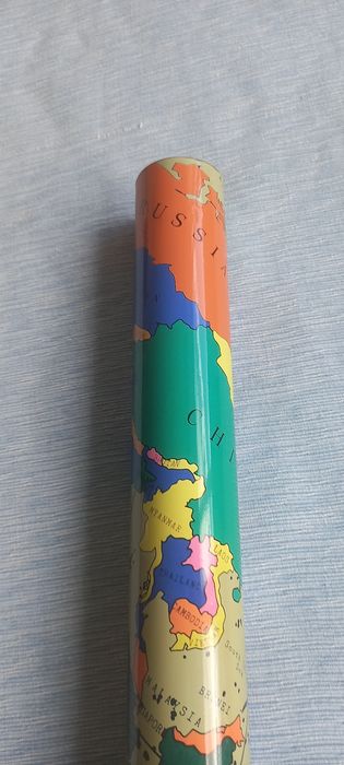 Mapa-mundi de raspar (Edição deluxe em Folha Dourada) da marca Luckies of London.