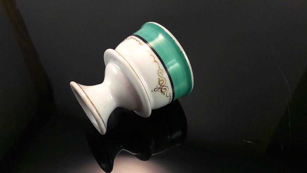 Менажница под рюмки старинная. Фарфор.