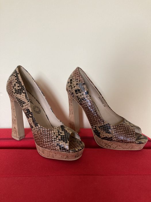 Buty na korkowym obcasie czułenka pantofle roz.39 Big Star