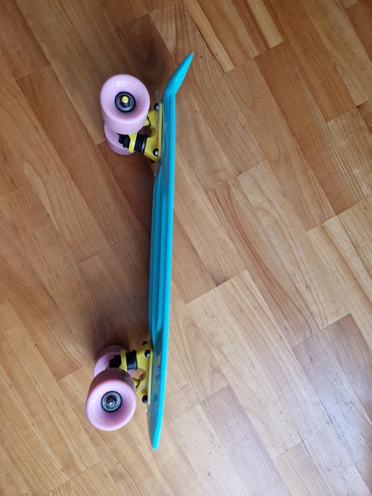 Deskorolka jak nowa 56cm