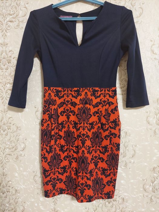 Продам сукню розмір 44-46.