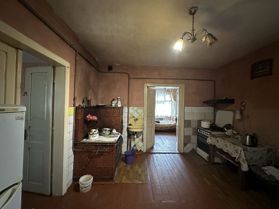 Продається цегляний будинок в гарній локаціі ,поблизу Трускавця.