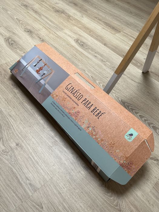 Ginásio para bebé. Apenas foi usado o tripé, o resto esta novo.