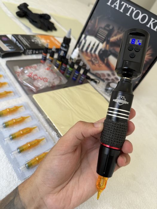 Kit Tatuagem Sem Fios COMPLETO Máquina Pen, Pele Treino C/ Instruções