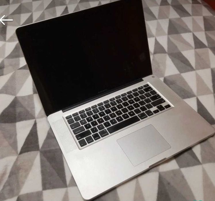 Komputer przenośny McBook Pro 15"