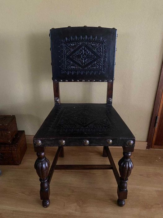 Mesa de jantar extensível com 4 cadeiras - Muito antiga