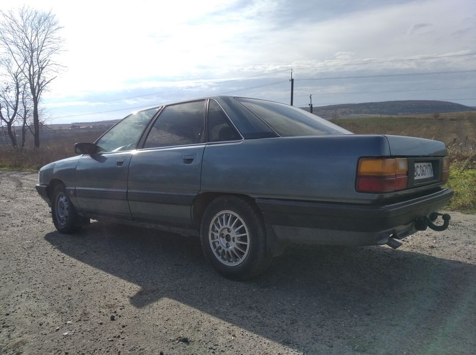 Продається Audi 100