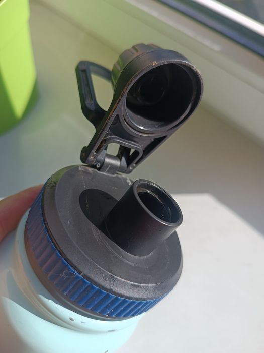 Вакумний термос з отвором